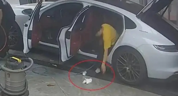 洗车店员误将客人万元水晶原石扔掉，经协商赔了4000元