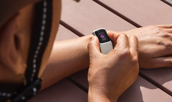 Fitbit正式拥抱谷歌生态系统，官网即将迁移至Google Store新篇章